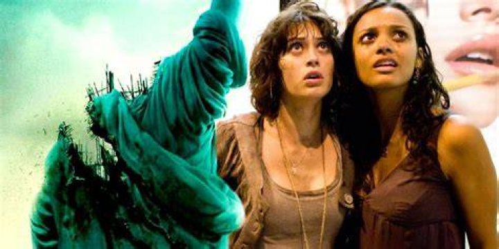 10 Cloverfield Lane Ending & Timeline Explained (In Detail)