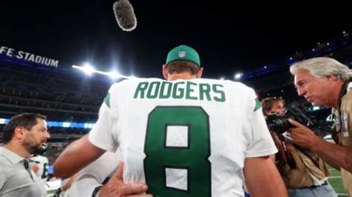 Aaron Rodgers Details UFO Sighting On 'Hard Knocks' |