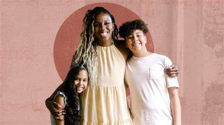 Aasha Davis Bio Wiki Age Height Sister Husband