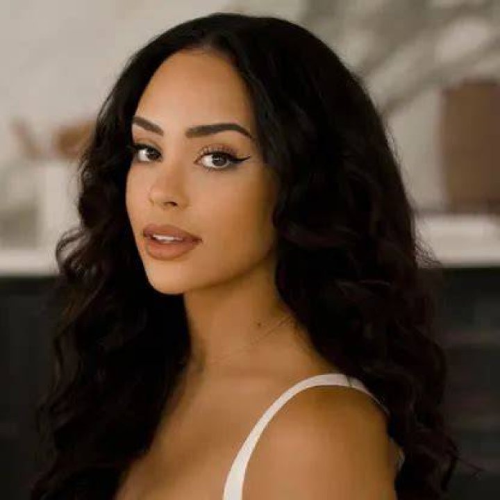Addi Shaw (TikTok Star) - Age, Birthday, Bio, Facts, Family, Net Worth, Height & More