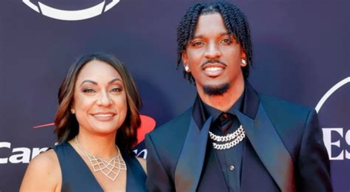 All About Jayden Daniels' Girlfriend: Unveiling Their Relationship
