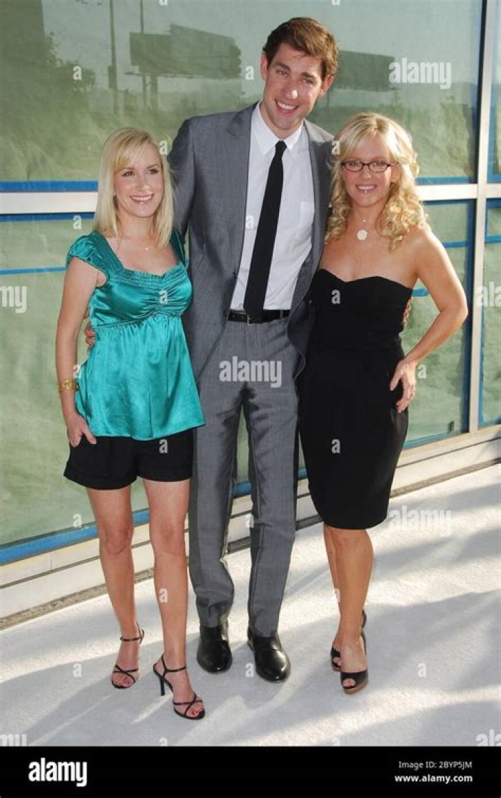 Angela Kinsey Height