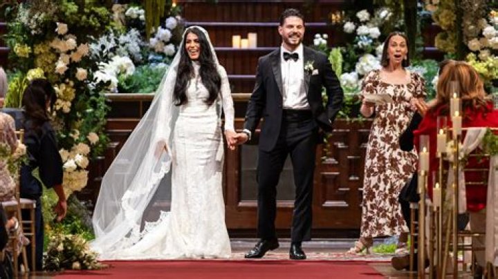 Are Lana and David still together and did they ever get married? Mon 13 December 2021 11:47