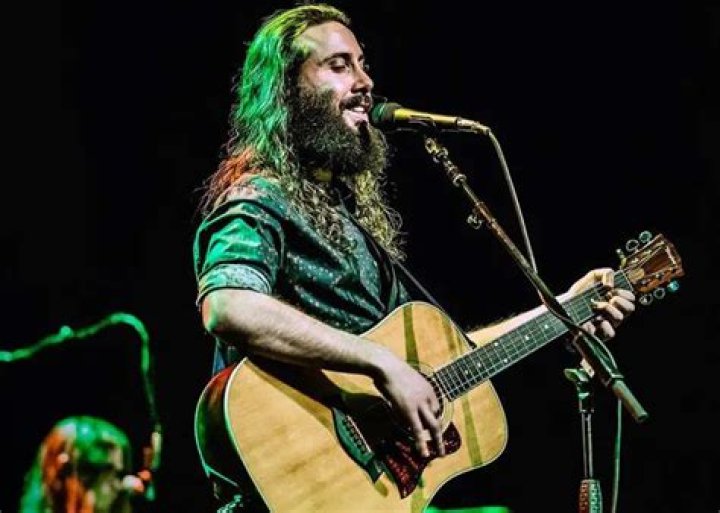 Avi Kaplan Reflects His past Relationship through Two-Part Song Sweet Adeline