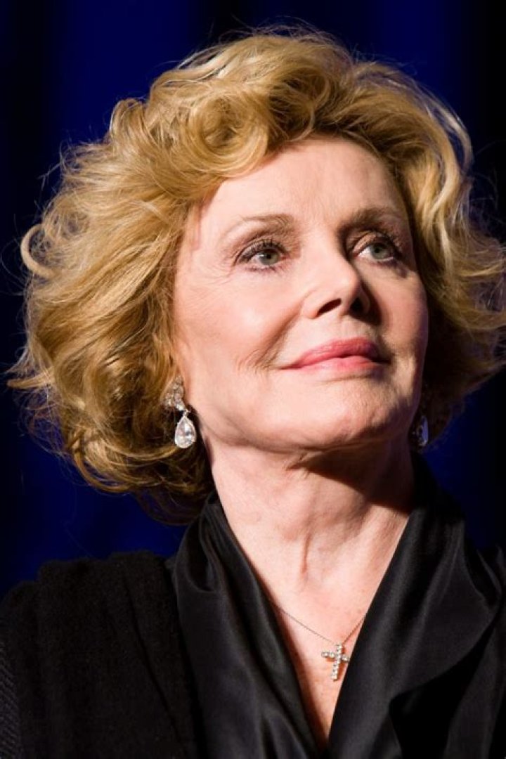Barbara Sinatra Dies; Wife of Music Legend Was 90