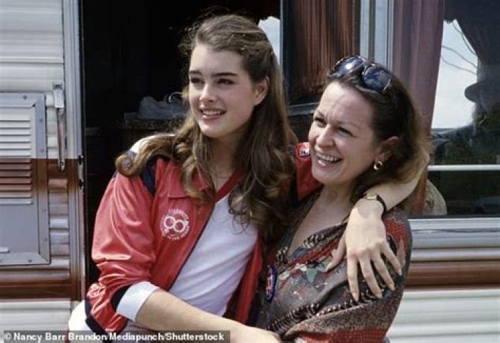 Brooke Shields And Laura Linney's Unbreakable Friendship