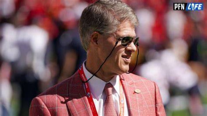 Clark Hunt Net Worth How Much is Hunt Worth? ·
