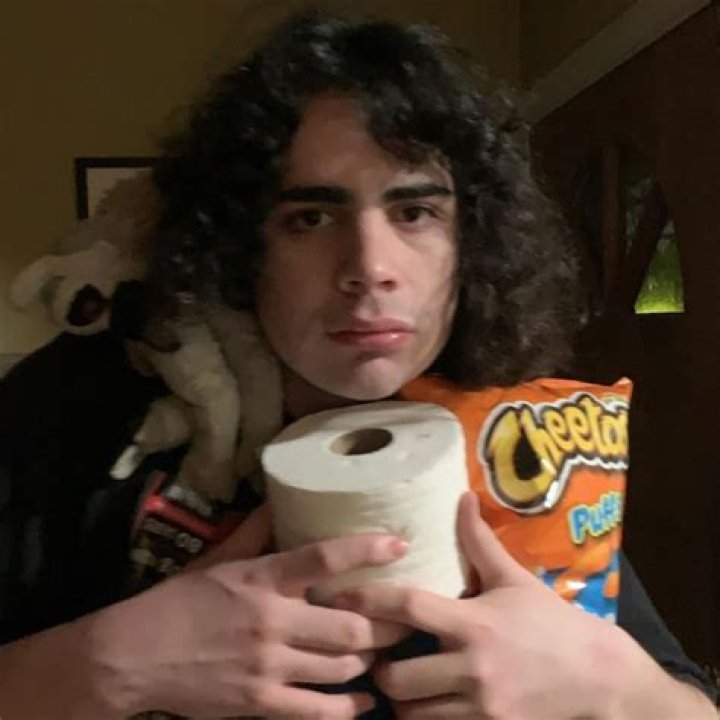 Cyrus Arnold Height, Weight, Age, Girlfriend, Family, Facts, Biography |