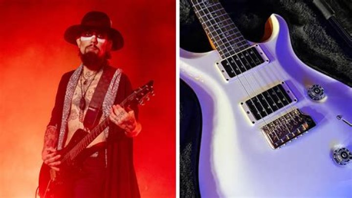 Dave Navarro Bio, Age, Wife, Music Groups, Songs, Guitar, SOA