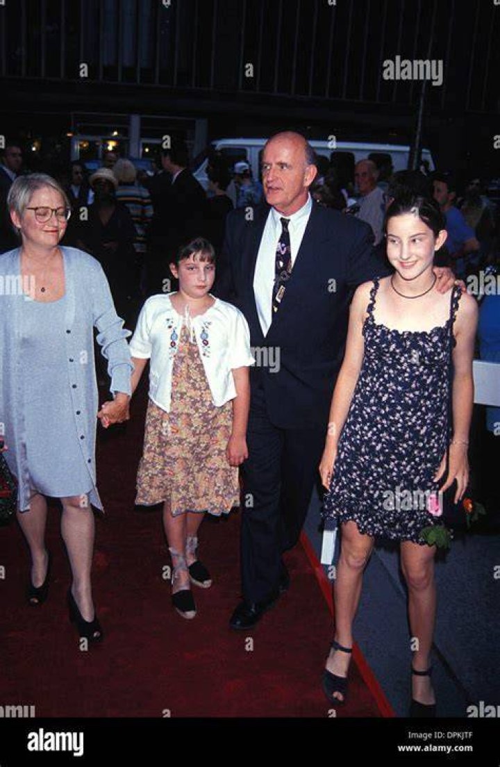 Does Peter Boyle have children?