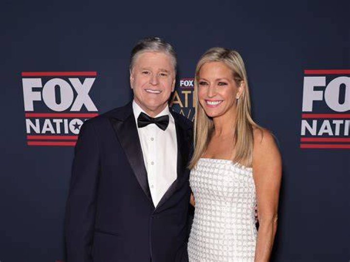 Does Sean Hannity Have A New Wife? More About His Girlfriend Ainsley Earhardt And Net Worth 2022