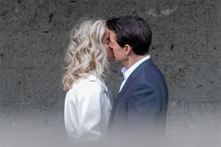 Does Vanessa Kirby Have A Husband? Inside Her Love Life