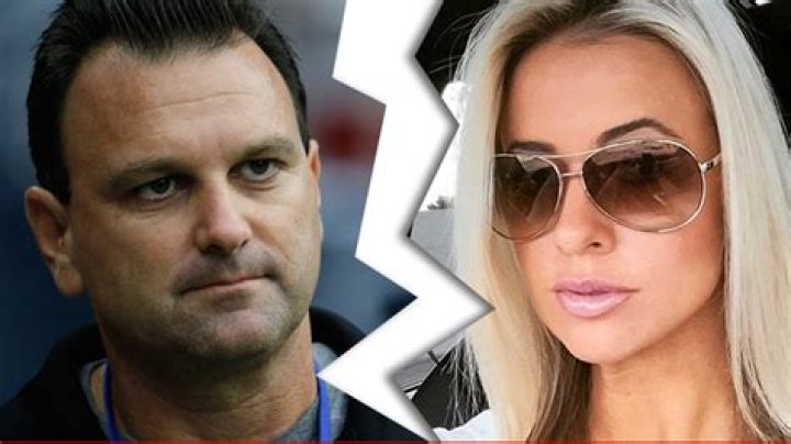 Drew Rosenhaus -- Divorce Case Dismissed ... Staying Married to Hot W