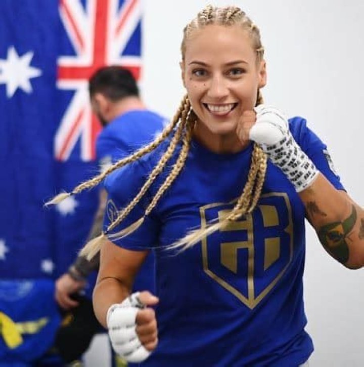 Ebanie Bridges Height, Weight, Net Worth, Age, Birthday, Wikipedia, Who, Nationality, Biography