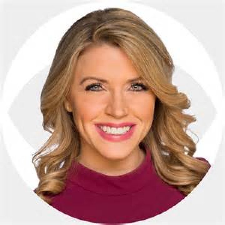 Emily Smith Bio, Wiki, Age, Height, Family, Husband, WCBS-TV CBS News, Reporter, Salary, and Net Worth