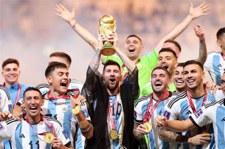 Enzo Fernndez speaks on World Cup, Lionel Messi, Julin lvarez ·