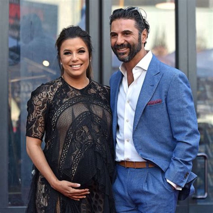Eva Longoria Bio, Husband, Daughter, Age, Net worth, Height, Weight