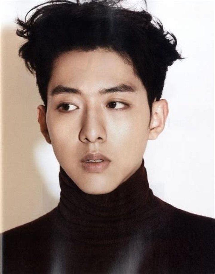 Exploring Lee Jung-shin's Relationships: A Deep Dive into His Love Life