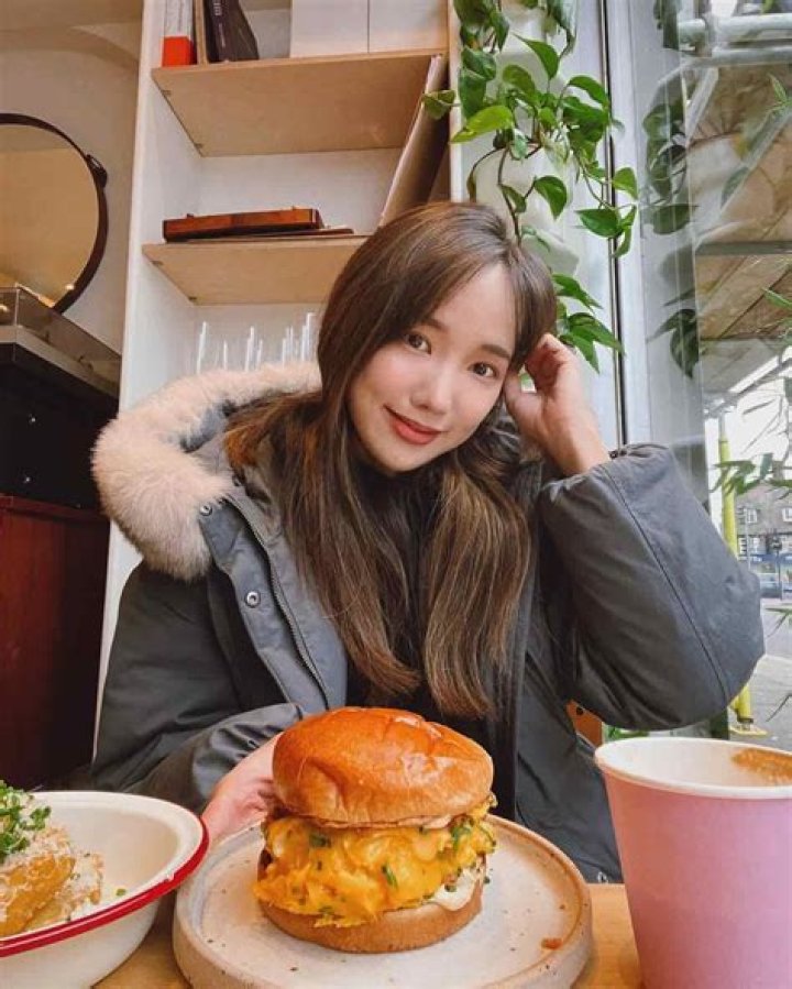 Gabie Kook Net Worth - FluxVlog