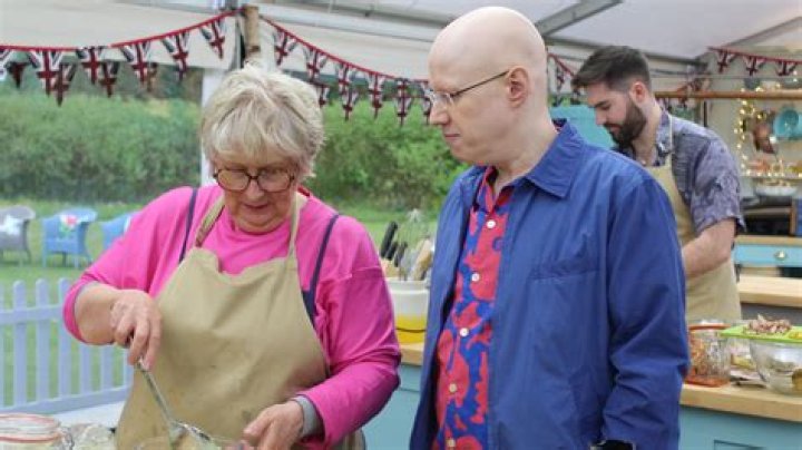 GBBO fans gobsmacked by Matt Lucas weight loss and beg for secrets Wed 14 September 2022 10: