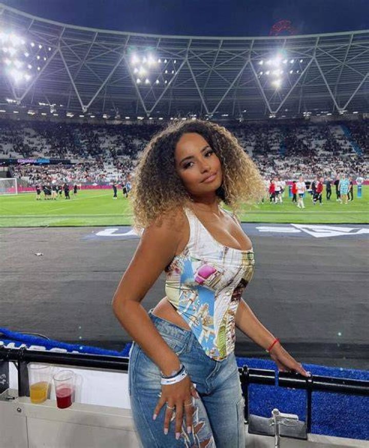 Getting to know Love Islands Amber Gill Ethnicity, family, job and more! Fri 7 June 2019