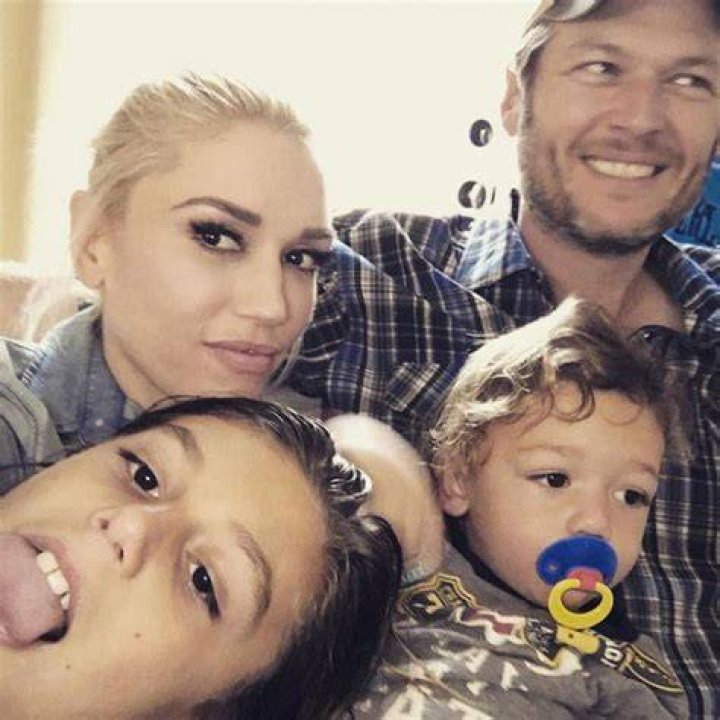 Gwen Stefani and Blake Shelton Are Adorable on Family Holiday Card With Her Sons