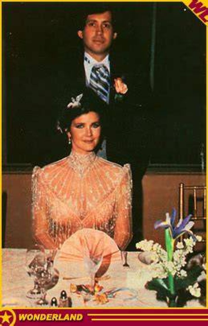 Hot Actress Lynda Carter Divorced With Ron Samuels