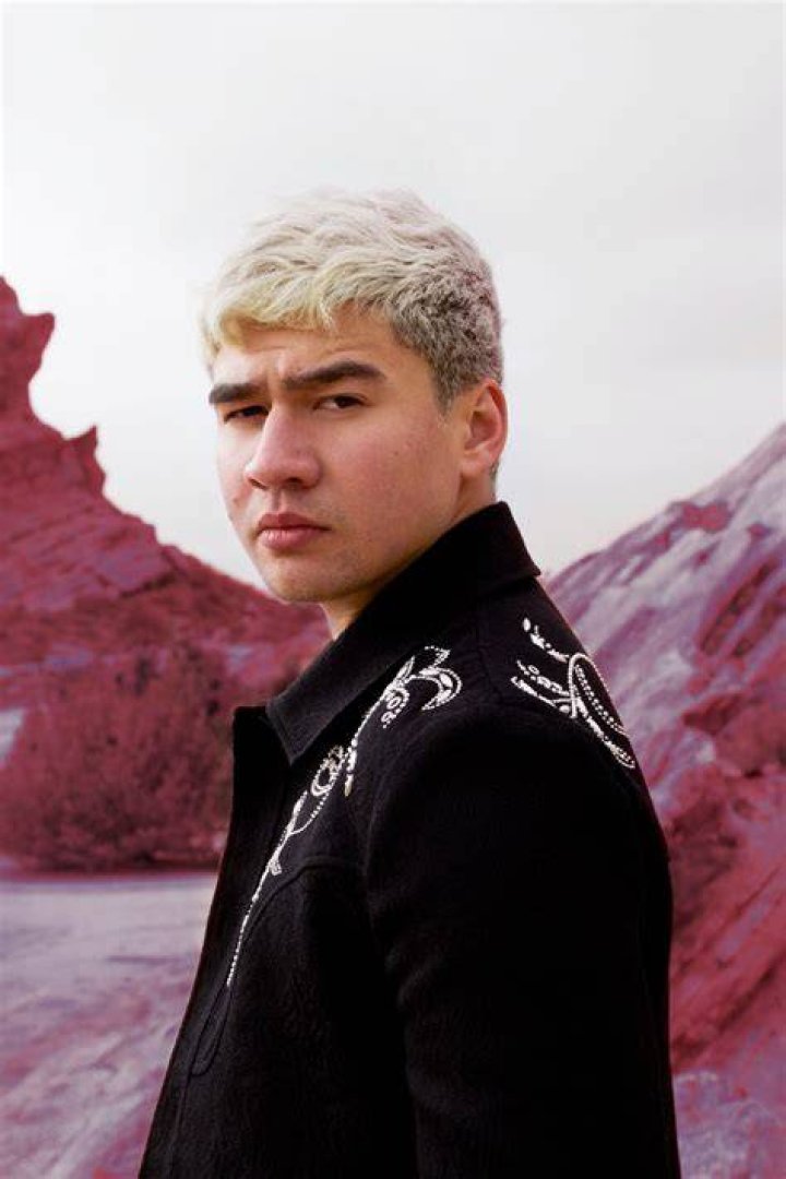 How Calum Hood Built His Net Worth: A Guide For Musicians