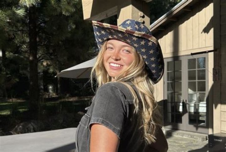 How Old Is Emma Gretzky?