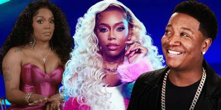 How tall is Bambi from Love and Hip Hop?