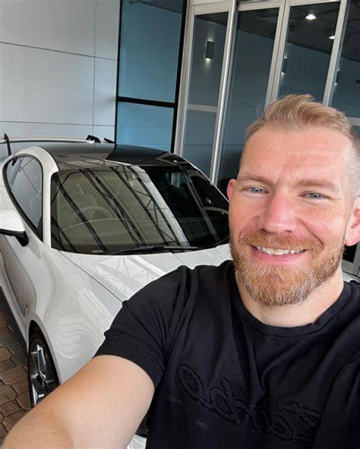 JiveVlog | Buck Adams Net Worth