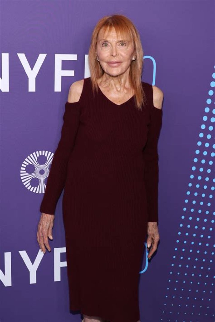 Julio Vaqueiro Bio, Wiki, Age, Height, Family, Brothers, Wife, Telemundo, Salary, and Net Worth. |