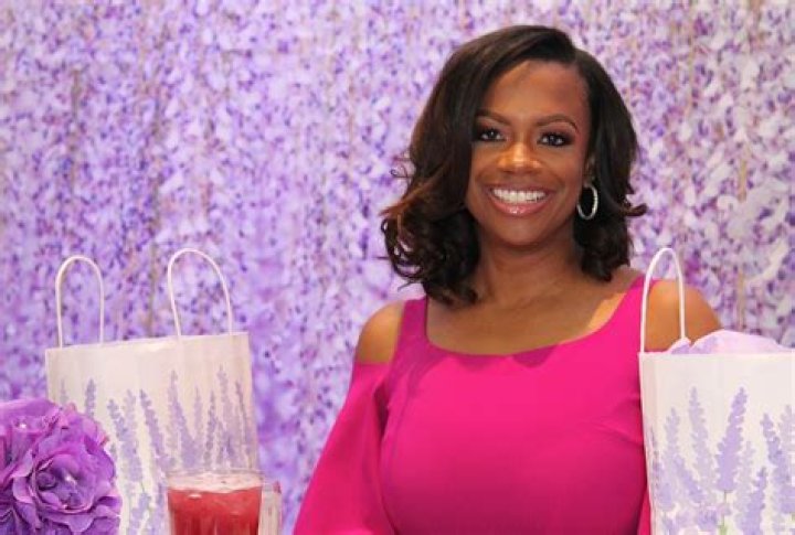 Kandi Burruss Bio, Early Life, Career, Husband, History, Net Worth