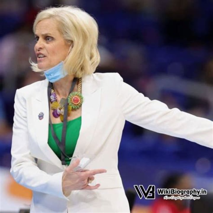 Kim Mulkey - Bio, Age, Net Worth, Body Measurement, Facts ·