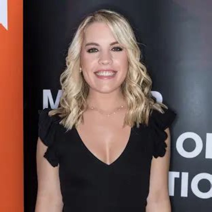 Kristen Alderson Biography ·