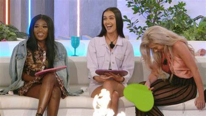 Love Island: The Anvil sex position explained Siannise declares it her fave! Sun 19 J