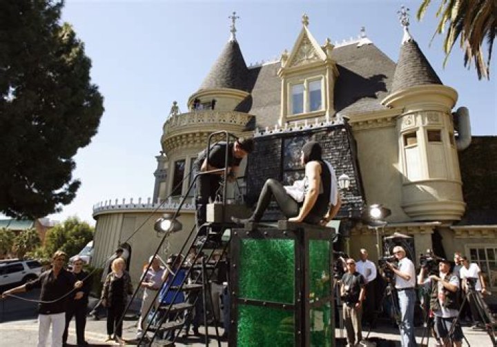 Magician Daryl Easton Found Dead at 61 in Hollywood's Magic Castle |