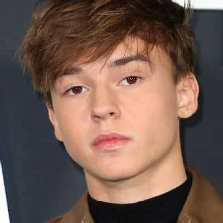 Maxwell Jenkins - Bio, Age, Height, Nationality, Net Worth, Facts