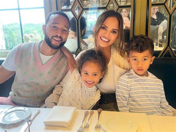 Meet Alexandra Paul Brother Jonathan Paul:Does She Have A Sister?