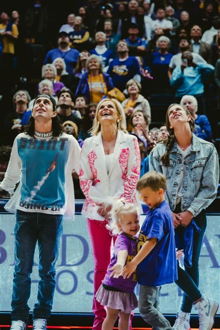 Meet Daughter Makenzie And Son Kramer Robertson |