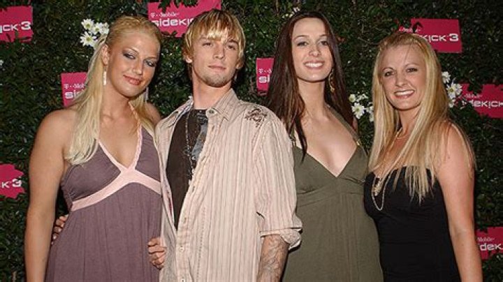 Meet His 7 Brothers & Sisters Hollywood Life ·