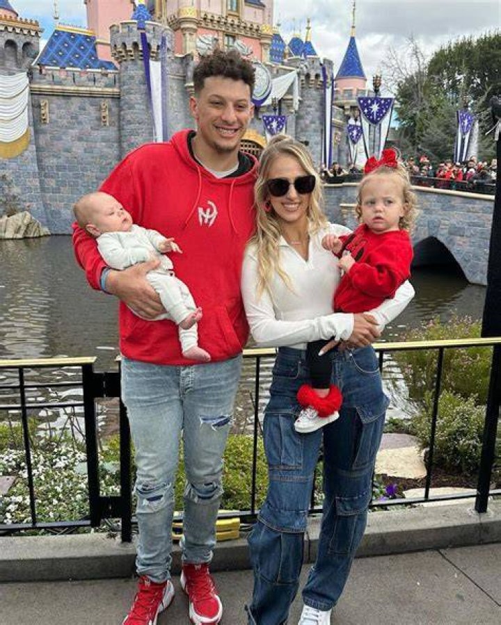 Michael Ray Bio, Wiki, Age, Songs, Height, Family, Wife, Net Worth, Get To Youand Instagram