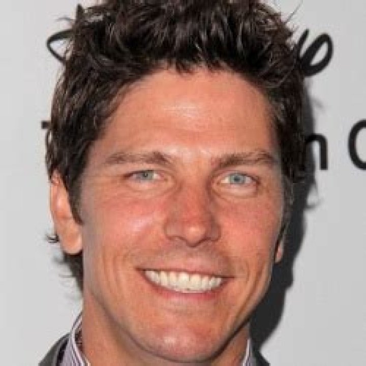 Michael Trucco Height