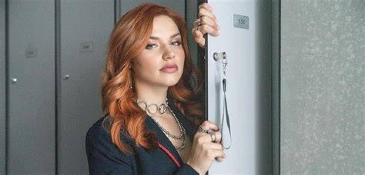 Mirela Balic Plays Chloe In Elite Here