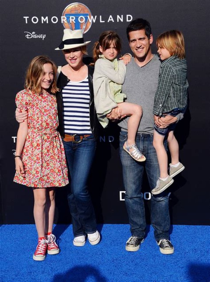 Molly Ringwald's Family Album With Husband and 3 Kids: Photos