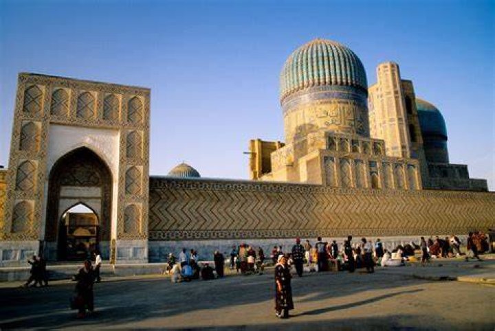 noblest public square in the world? a history of cities in 50 buildings, day 7