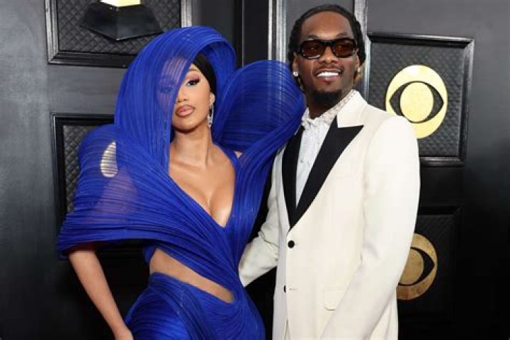 Offset Slammed After Cardi B Breakup For Yall Won Comment Hollywood Life