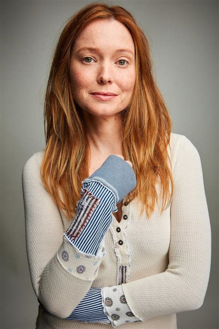 Samantha Sloyan Relationships: A Deep Dive into Her Personal Life
