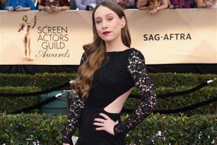 Sarah Sutherland Net Worth