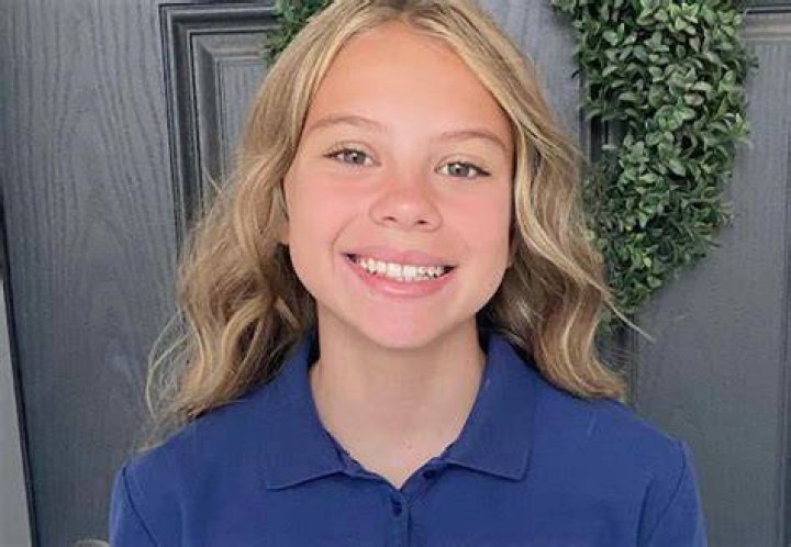 Scarlett Fernandez Height, Weight, Net Worth, Age, Birthday, Wikipedia, Who, Instagram, Biography ·